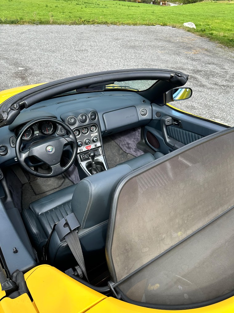 Alfa Romeo Spider (916) 3.0 V6 24V Bild 2